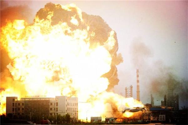 珠江電纜快訊－包頭一小區(qū)電纜屢次爆炸沒(méi)人管！